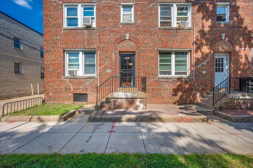 More Photos Of 1010-1012 16TH Street NE, Washington Apartments For Sale