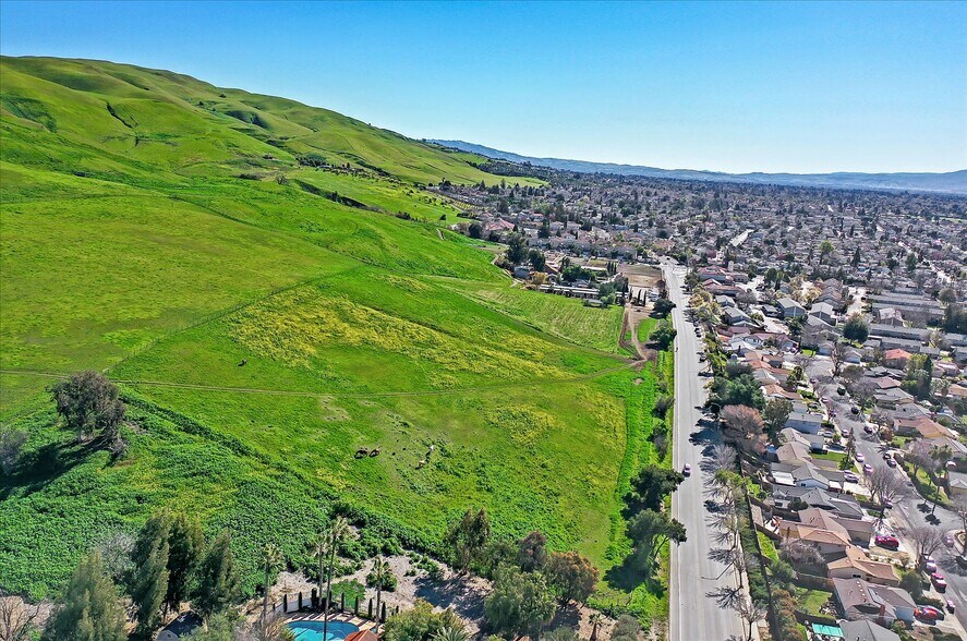 More Photos Of 1995 Old Calaveras Rd, Milpitas Lodge Meeting Hall For Sale