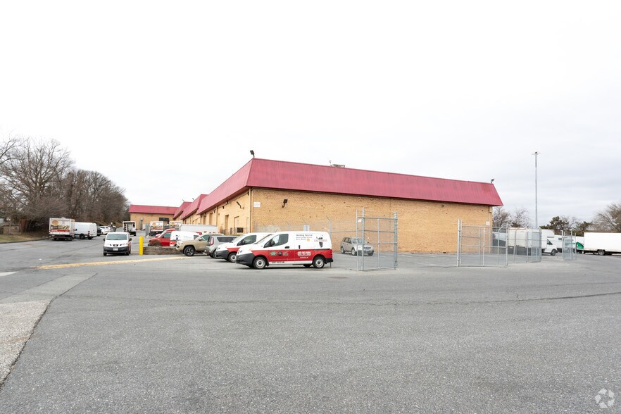 More Photos Of 1400-1464 Desoto Rd, Baltimore Warehouse For Lease