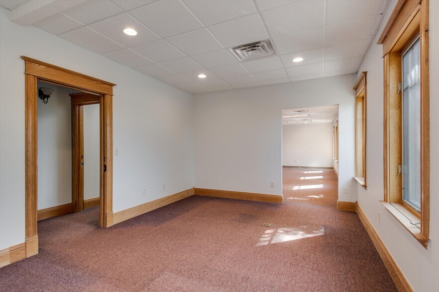 More Photos Of 512 5th St, Berthoud Office For Lease