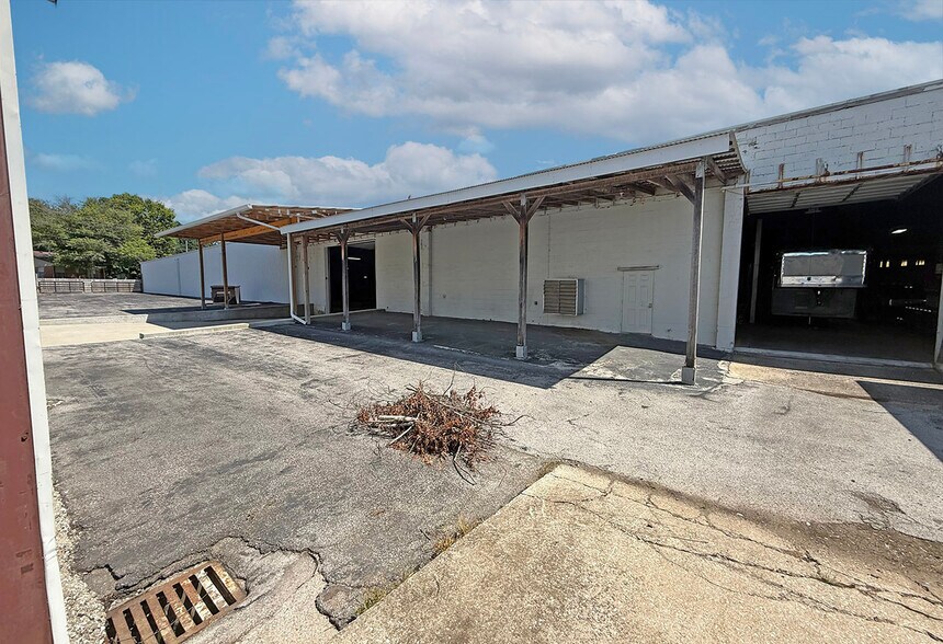 More Photos Of 60 Bells Ln, Junction City Warehouse For Sale