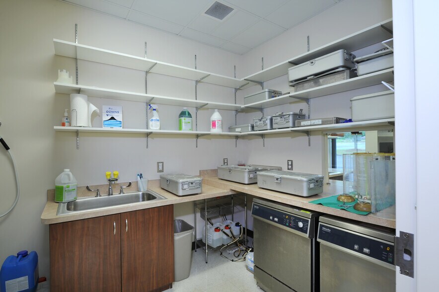 More Photos Of 3450 Acworth Due West Rd, Kennesaw Medical For Sale