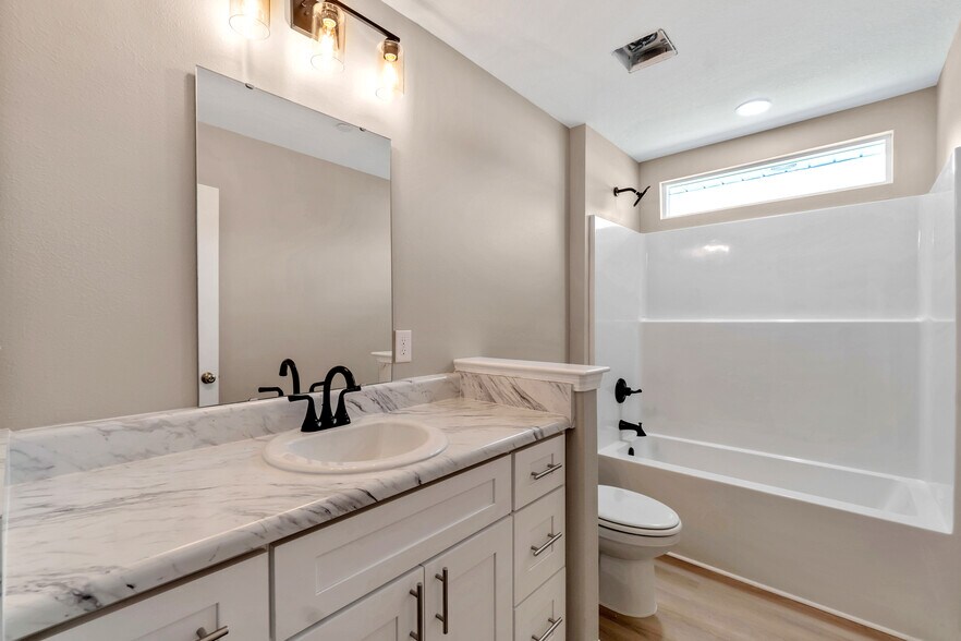 More Photos Of 50 Fulton Ave, Pensacola Apartments For Sale