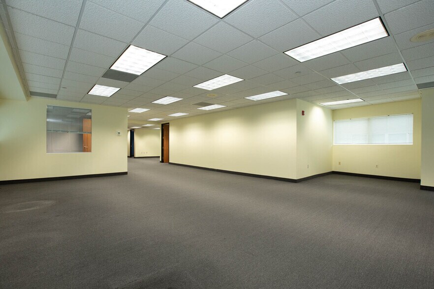 More Photos Of 860 Wyckoff Ave, Mahwah Medical For Lease