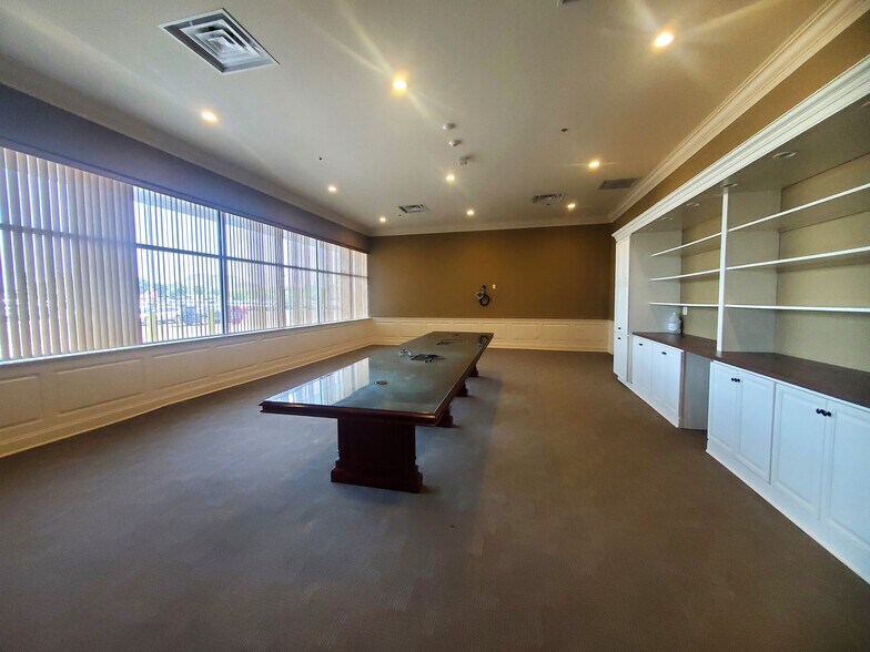 More Photos Of 4255 McKinley Pky, Hamburg Manufacturing For Lease