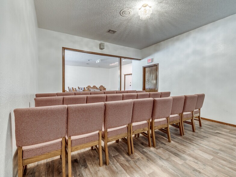 More Photos Of 1616 NE 36th St, Oklahoma City Lodge Meeting Hall For Lease