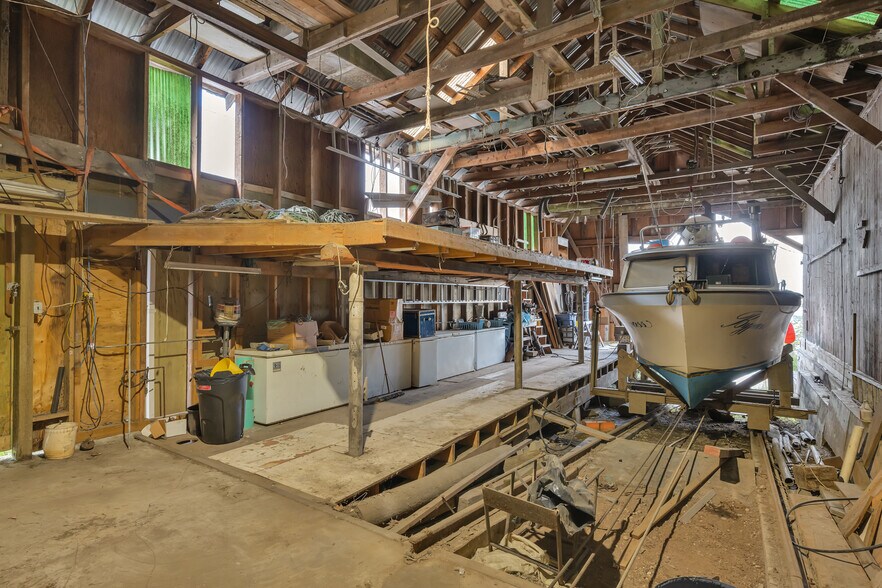 More Photos Of 9505 Gunderson Rd, Delta Industrial For Sale