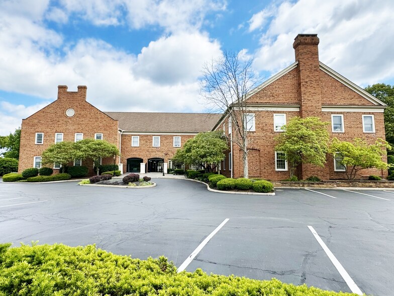 Primary Photo Of 6641 N High St, Worthington Office For Lease