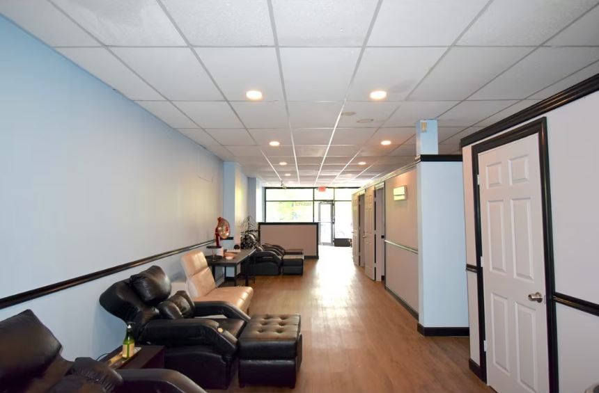 More Photos Of 89 E Shore Rd, Manhasset Storefront Retail Residential For Lease