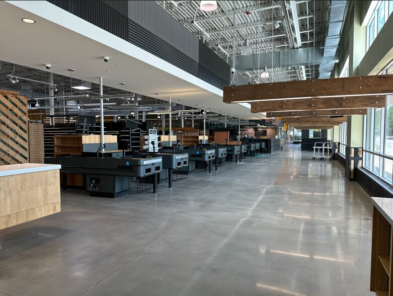 More Photos Of 1450 Taylor Rd, Montgomery Supermarket For Lease