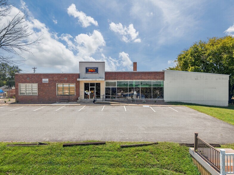 More Photos Of 1404 Washington St W, Fayetteville Warehouse For Sale