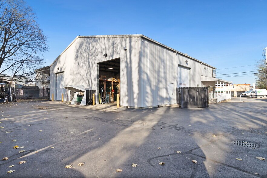 More Photos Of 658 N Main St, Brockton General Retail For Sale