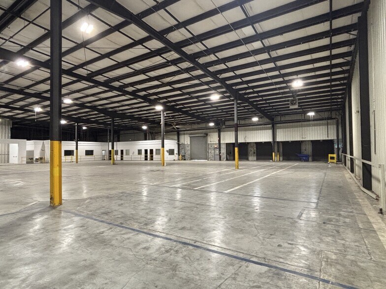 More Photos Of 100 Industrial Rd, Red Springs Manufacturing For Sale