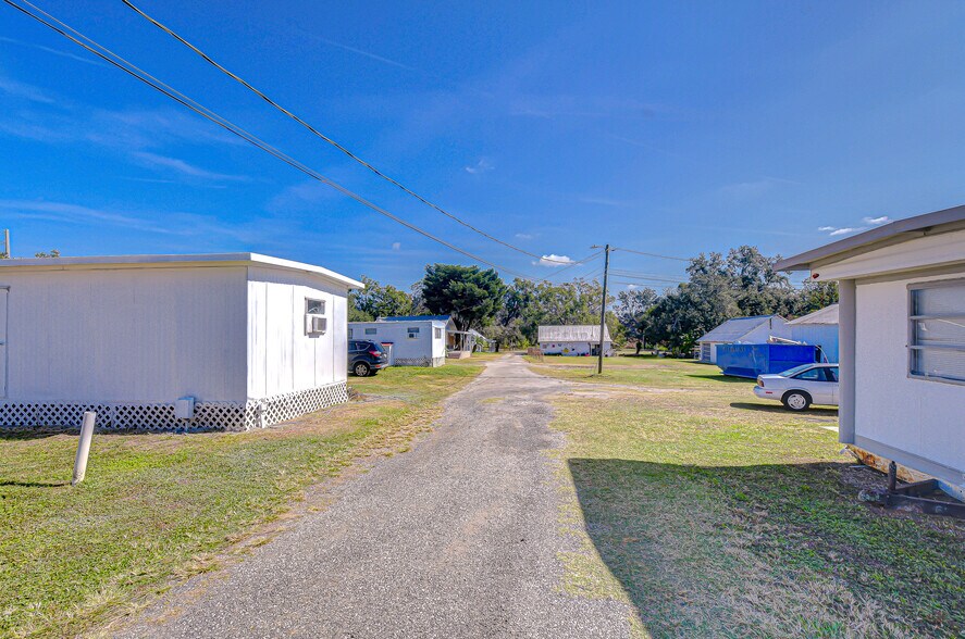More Photos Of 6839 Wire Rd, Zephyrhills Manufactured Housing Mobile Home Park For Sale