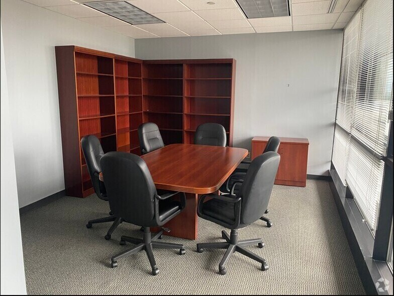 More Photos Of 1950 Old Gallows Rd, Vienna Office For Lease