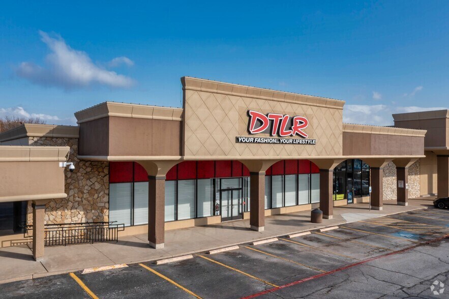 More Photos Of 1413-1529 W Buckingham Rd, Garland Unknown For Lease