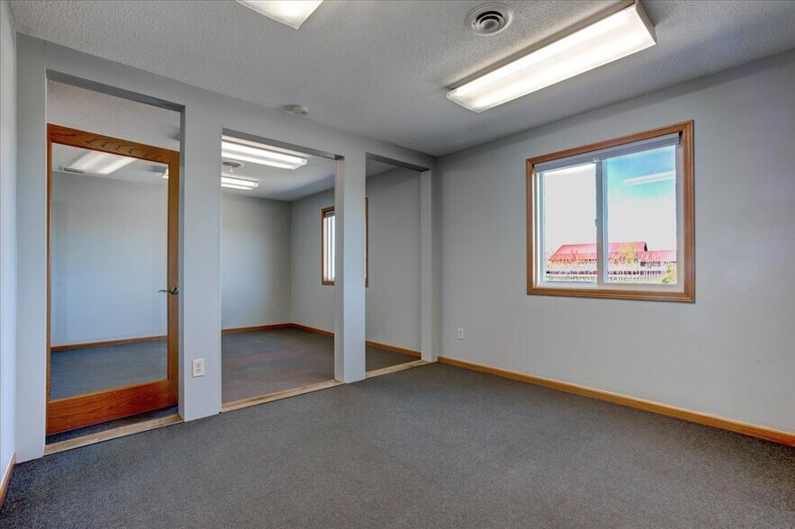 More Photos Of N6387 Hwy 25, Durand Office For Sale