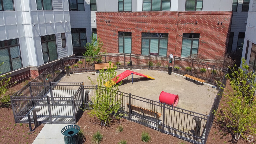 More Photos Of 306 E 10TH St, Greenville Apartments For Lease