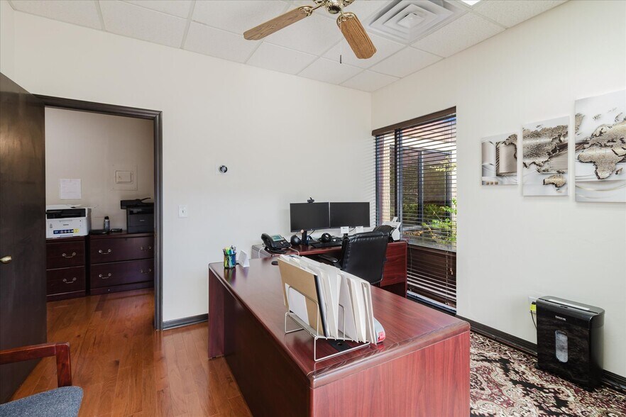 More Photos Of 611 Druid Rd E, Clearwater Office For Sale