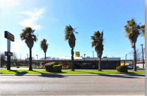 Primary Photo Of 1611 S General McMullen Dr, San Antonio Fast Food For Lease