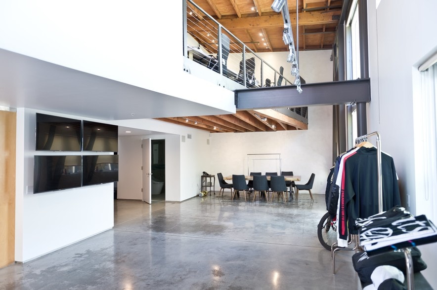 More Photos Of 2100 Abbot Kinney Blvd, Venice Office For Lease