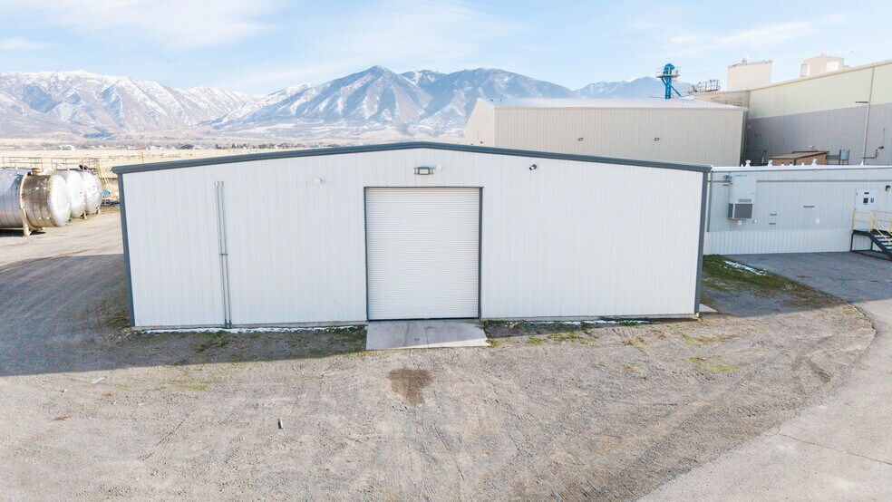More Photos Of 712 E 2400 N, Tooele Warehouse For Sale