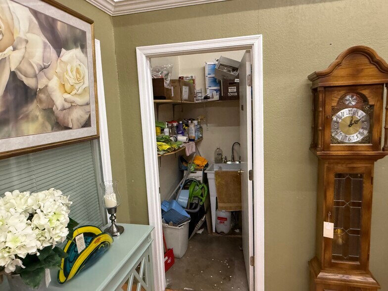 More Photos Of 8111 E Apache Trl, Mesa Freestanding For Sale