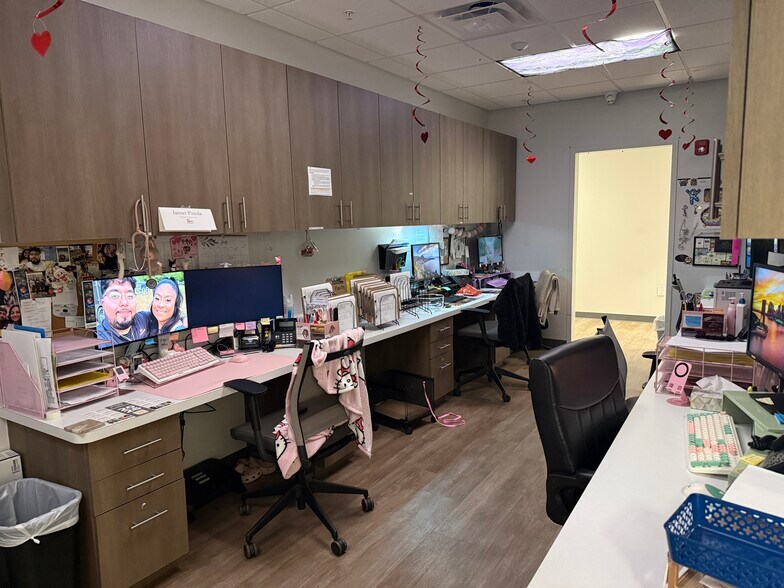 More Photos Of 290 Heritage Walk, Woodstock Medical For Lease