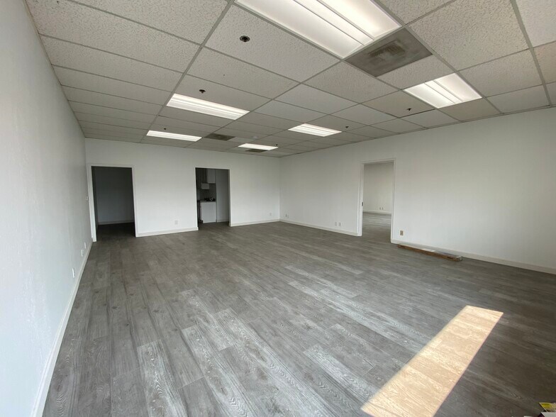 More Photos Of 232-250 S Hillview Dr, Milpitas Warehouse For Lease