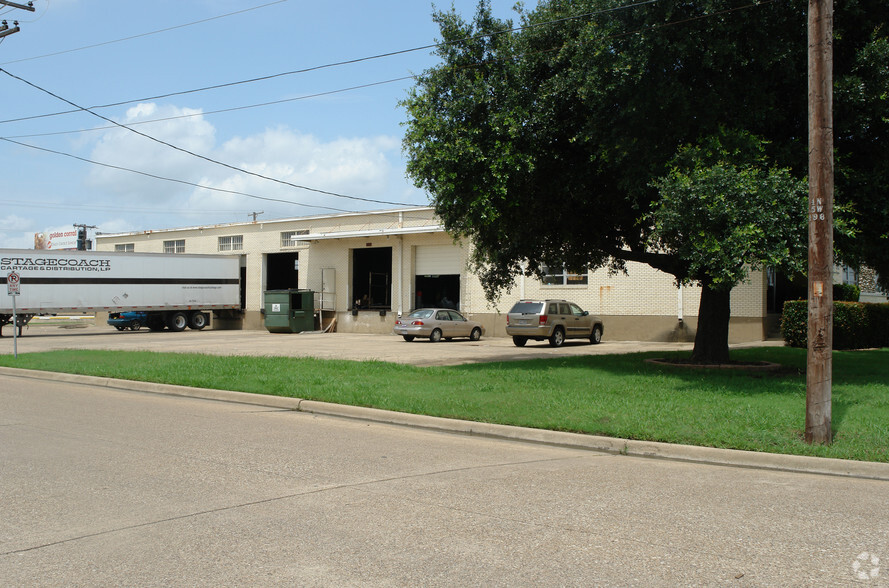 Primary Photo Of 8901 Governors Row, Dallas Distribution For Lease