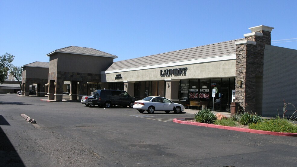 More Photos Of N 12426-12452 Dr, Phoenix General Retail For Sale
