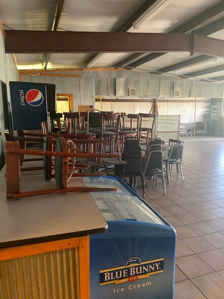 More Photos Of 16508 Hwy 65 S, Damascus Service Station For Sale