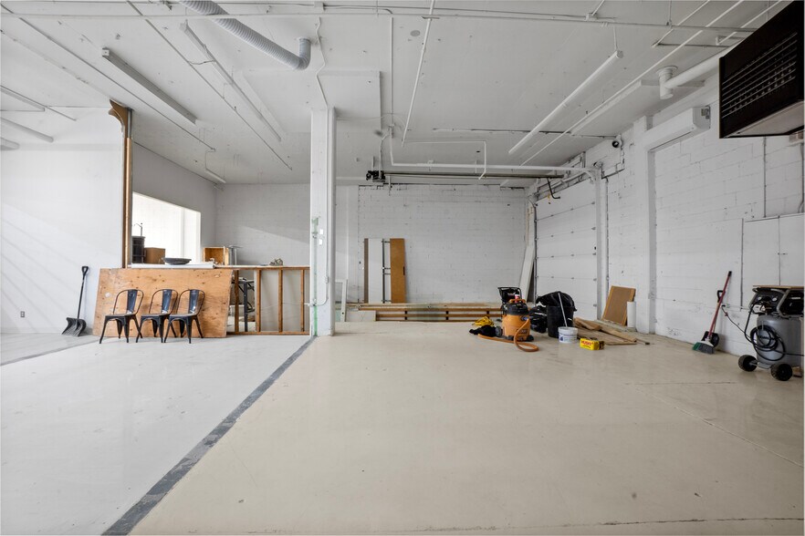 More Photos Of 2425-2455 Rue Desautels, Montréal Flex For Lease