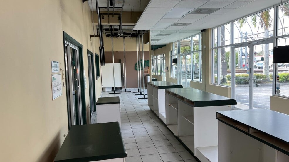 More Photos Of 1212 NE 26th St, Wilton Manors Freestanding For Sale