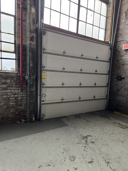 More Photos Of 5015-5025 Colorado Ave S, Seattle Warehouse For Lease
