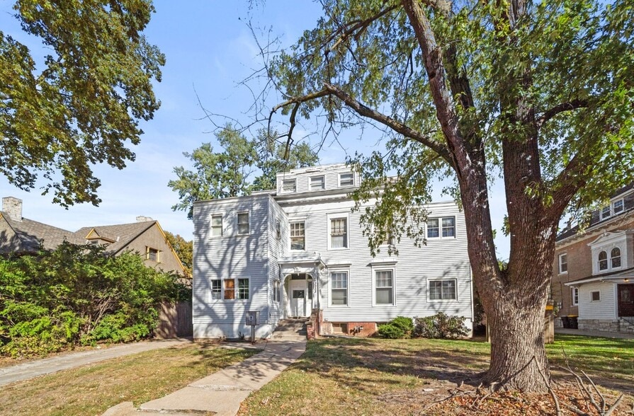 Primary Photo Of 3933 Warwick Blvd, Kansas City Apartments For Sale