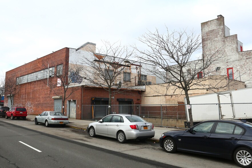 More Photos Of 97-22 Springfield Blvd, Queens Village Self Storage For Lease