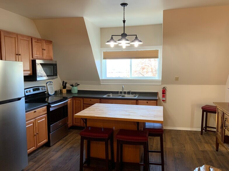 More Photos Of 155 Townsend St, Cedarville Apartments For Sale