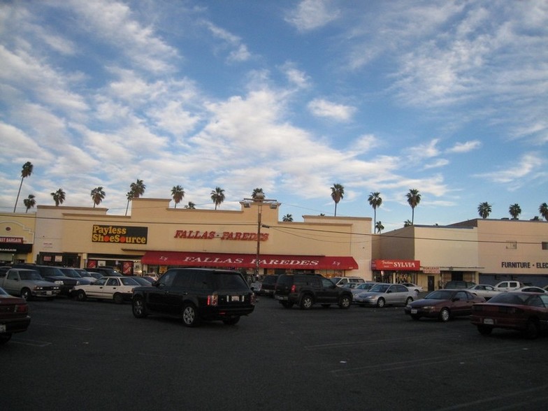 Primary Photo Of 6621-6629 Van Nuys Blvd, Van Nuys Storefront For Lease