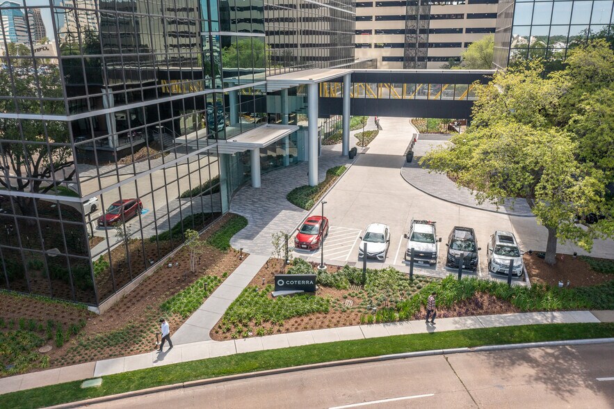 More Photos Of 840 Gessner Rd, Houston Office For Lease