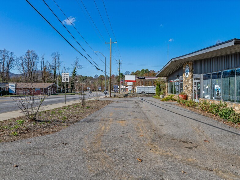 More Photos Of 99 New Leicester Hwy, Asheville Storefront Retail Office For Lease