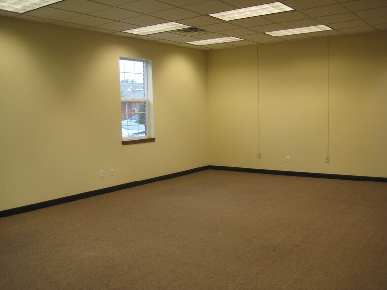 More Photos Of 318-326 Alana Dr, New Lenox Medical For Lease