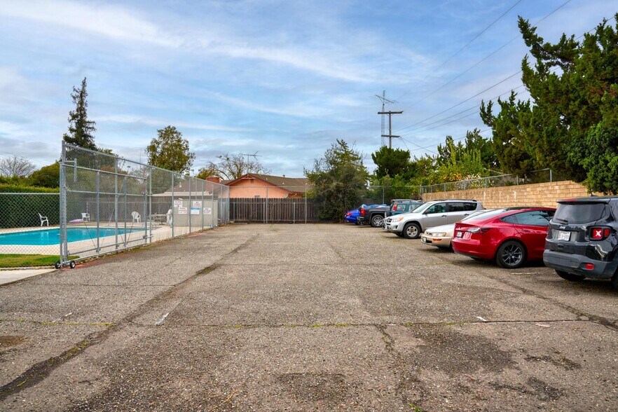 More Photos Of 3025 Tully Rd, Modesto Apartments For Sale