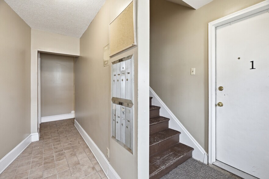 More Photos Of 940 3rd St E, Saint Paul Apartments For Sale