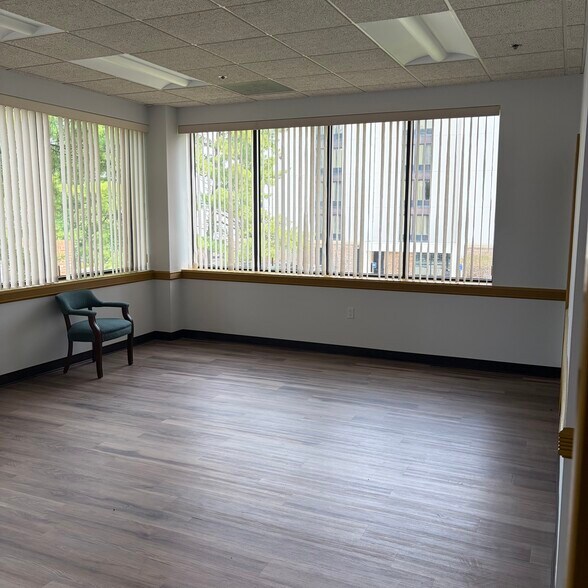 More Photos Of 1025 Berkshire Blvd, Wyomissing Medical For Lease