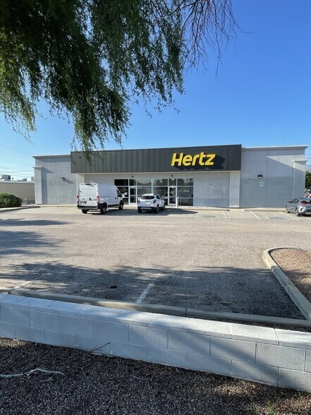 More Photos Of 5905 E Speedway Blvd, Tucson Freestanding For Lease