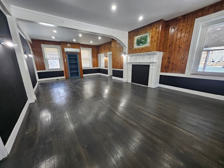 More Photos Of 30 Main St, Freemansburg General Retail For Sale