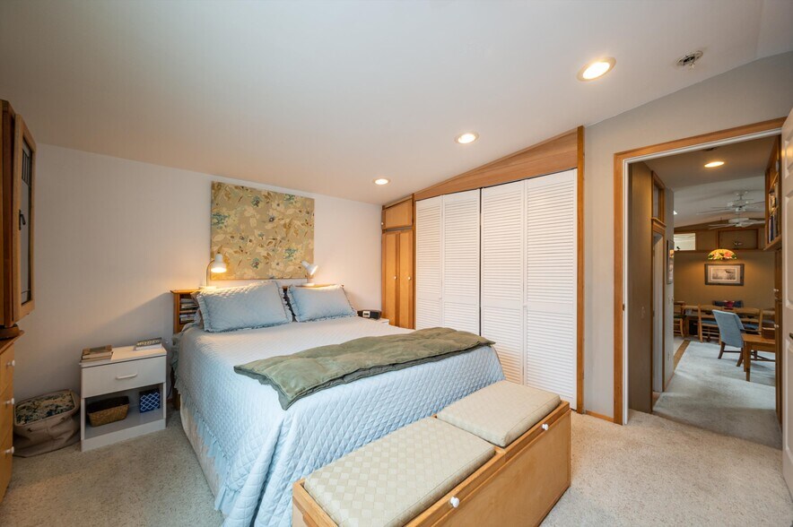 More Photos Of 1324 Commercial, Bellingham General Retail For Sale