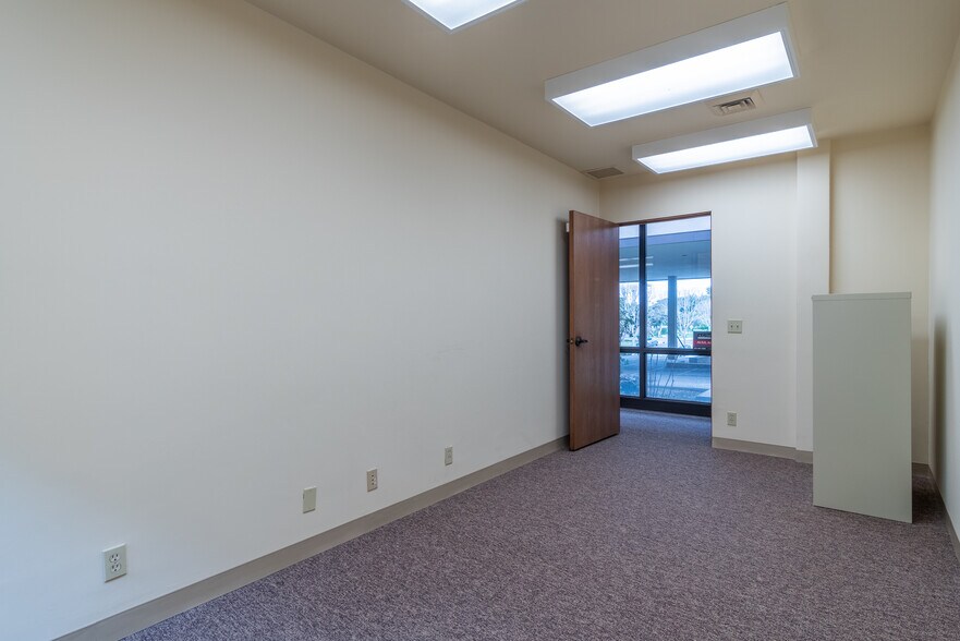 More Photos Of 400 Camino Aguajito, Monterey Office For Lease