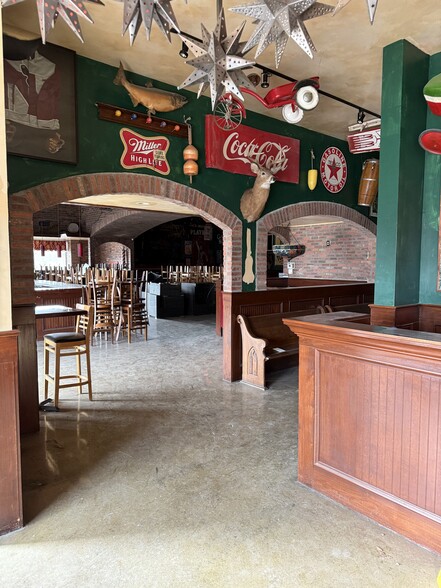 More Photos Of 1069 Polaris Pky, Columbus Restaurant For Sale